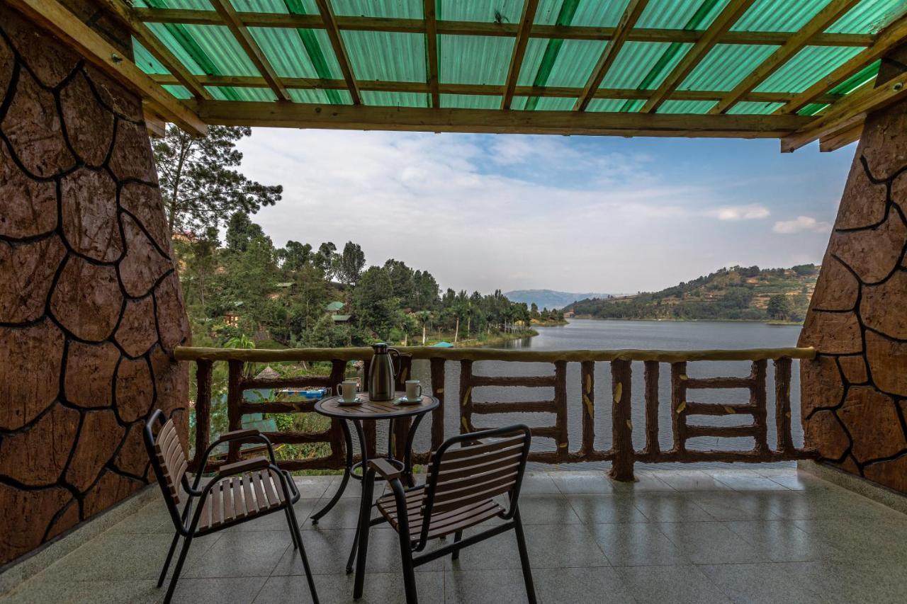 Bunyonyi Overland